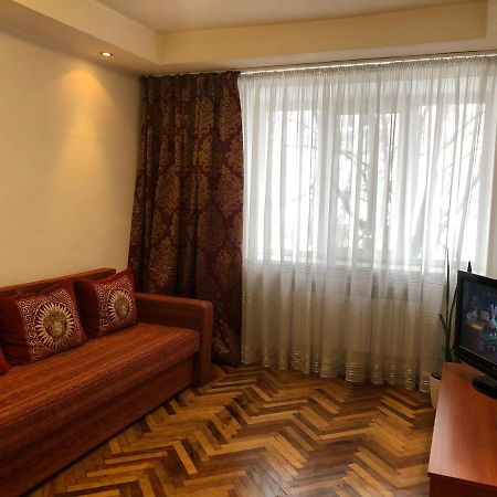 Kyiv Apartment On Peremohy Avenue 16 Daily Rent Exterior photo