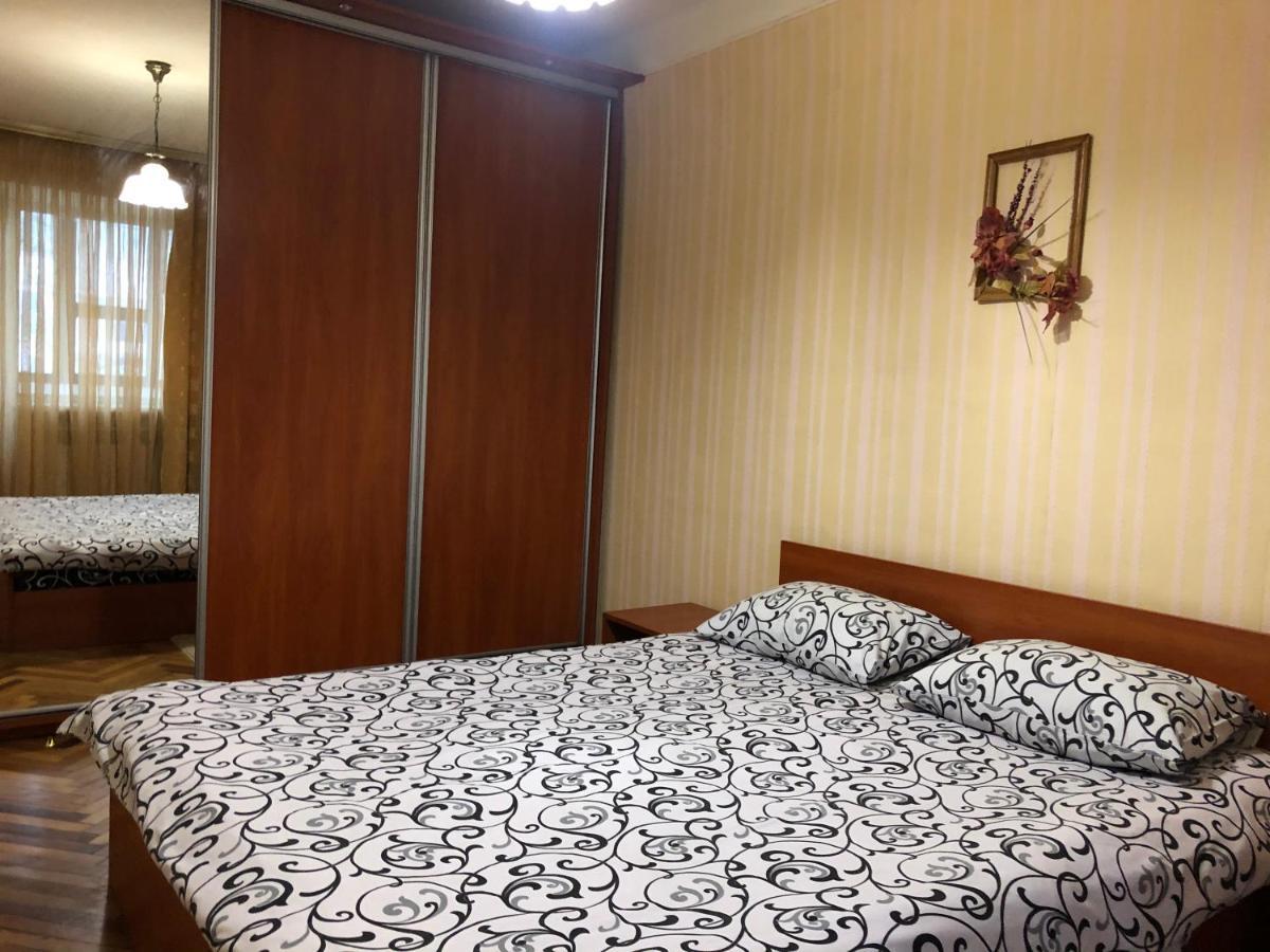 Kyiv Apartment On Peremohy Avenue 16 Daily Rent Exterior photo